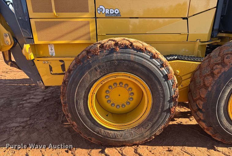 image for item ES5722 2019 John Deere 872GP motor grader