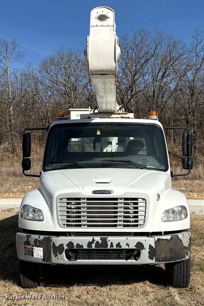 image for item ES5724 2019 Freightliner M2106 bucket truck