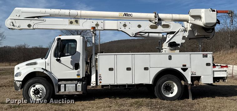 image for item ES5724 2019 Freightliner M2106 bucket truck