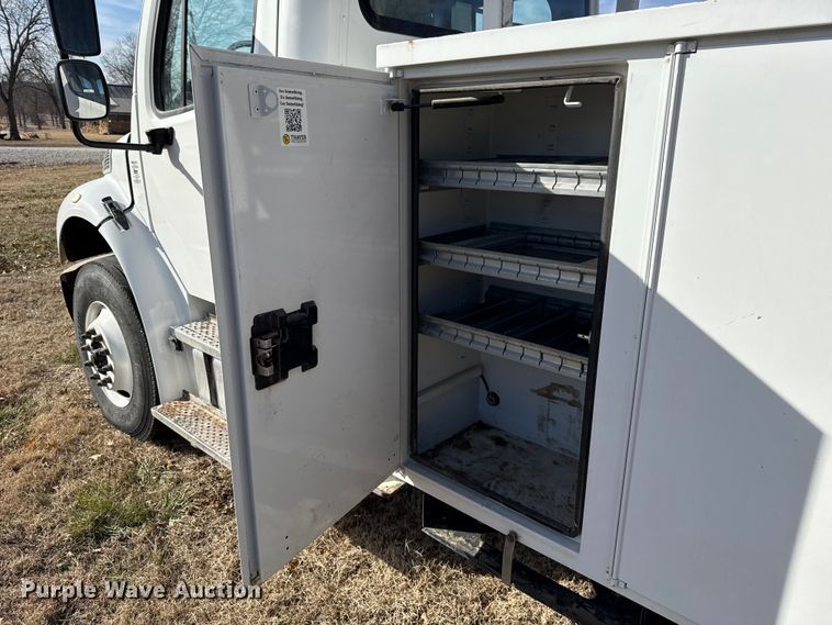 image for item ES5724 2019 Freightliner M2106 bucket truck