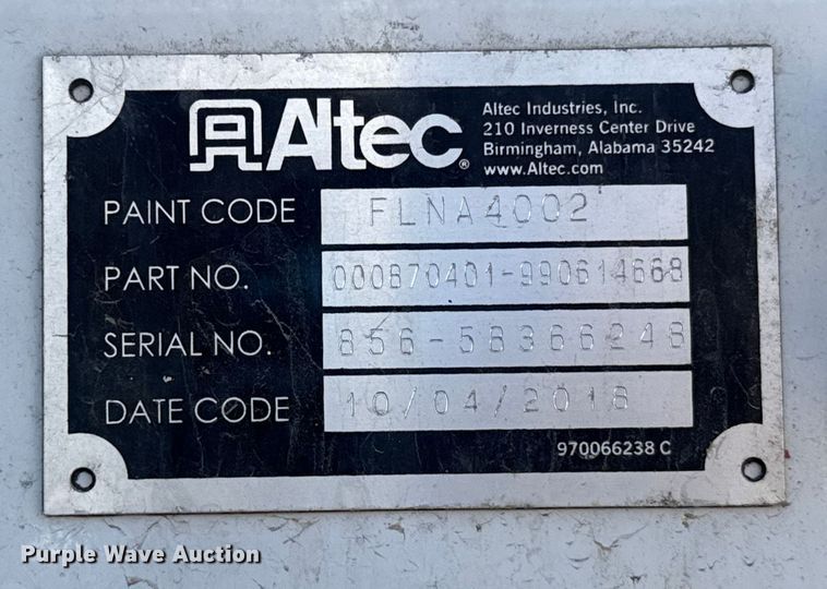 image for item ES5724 2019 Freightliner M2106 bucket truck