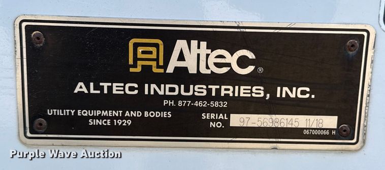 image for item ES5724 2019 Freightliner M2106 bucket truck