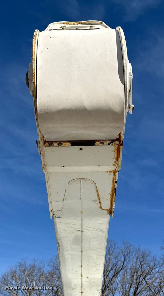 image for item ES5724 2019 Freightliner M2106 bucket truck