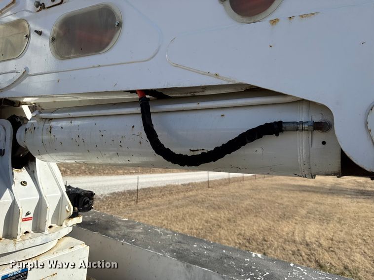 image for item ES5724 2019 Freightliner M2106 bucket truck