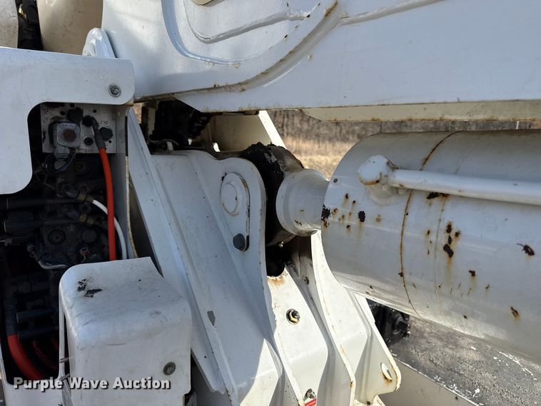 image for item ES5724 2019 Freightliner M2106 bucket truck