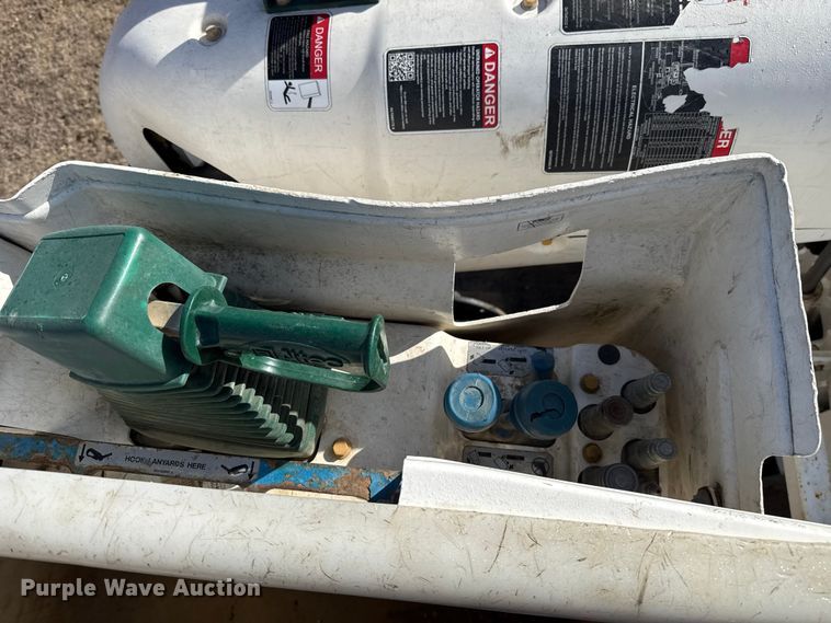 image for item ES5724 2019 Freightliner M2106 bucket truck