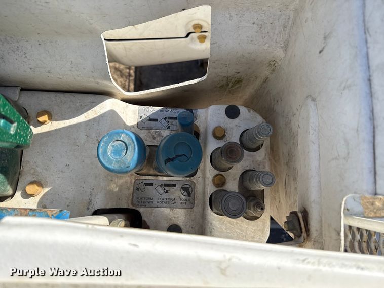 image for item ES5724 2019 Freightliner M2106 bucket truck