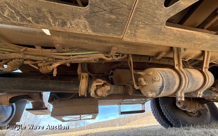 image for item ES5724 2019 Freightliner M2106 bucket truck