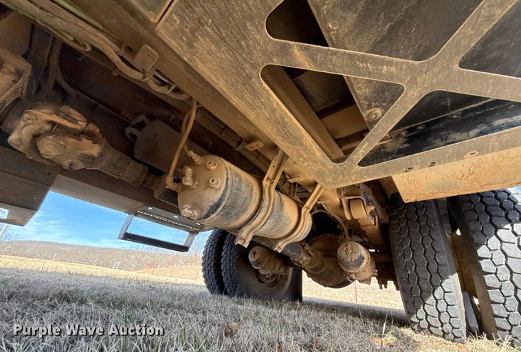 image for item ES5724 2019 Freightliner M2106 bucket truck