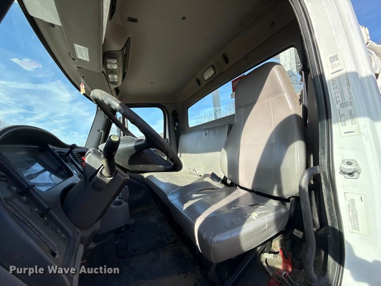 image for item ES5724 2019 Freightliner M2106 bucket truck