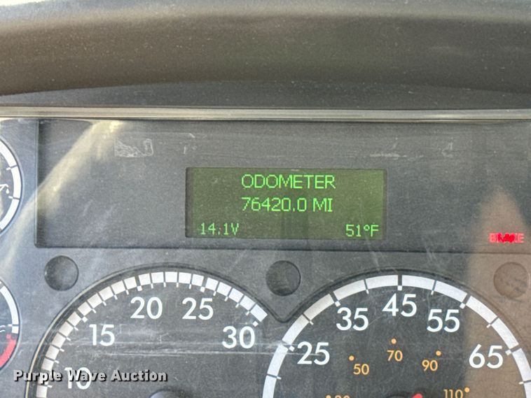 image for item ES5724 2019 Freightliner M2106 bucket truck