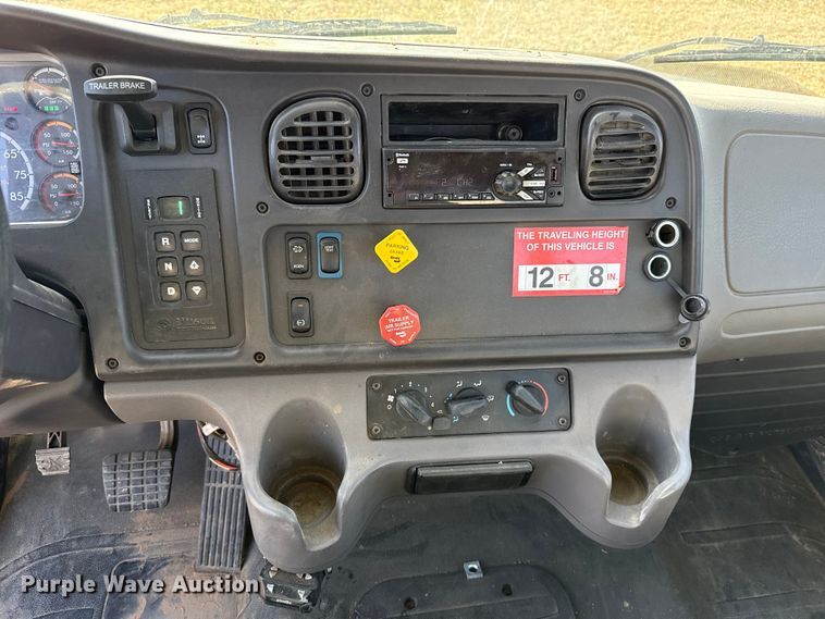 image for item ES5724 2019 Freightliner M2106 bucket truck