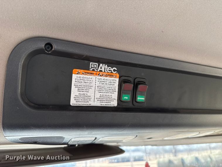 image for item ES5724 2019 Freightliner M2106 bucket truck