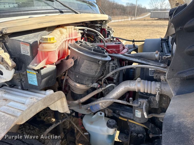 image for item ES5724 2019 Freightliner M2106 bucket truck