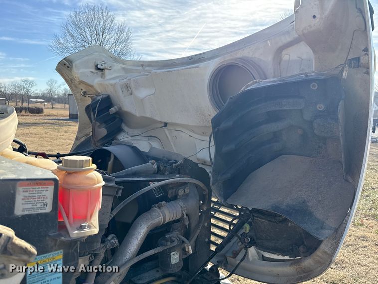 image for item ES5724 2019 Freightliner M2106 bucket truck