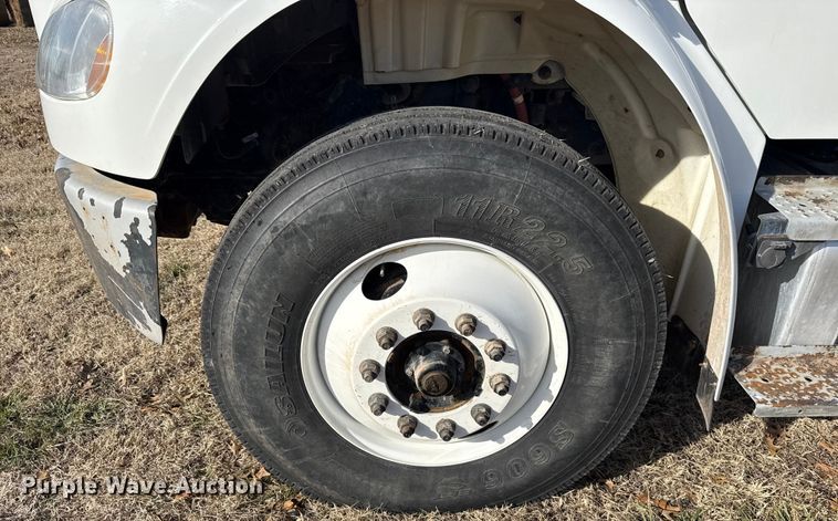 image for item ES5724 2019 Freightliner M2106 bucket truck