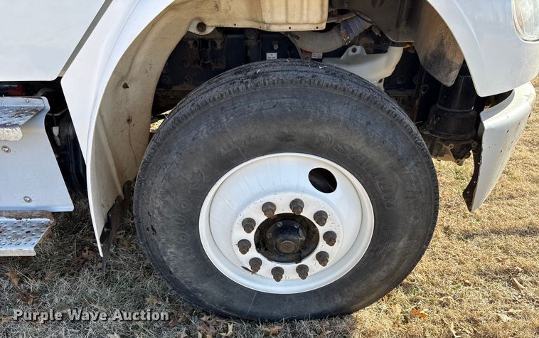 image for item ES5724 2019 Freightliner M2106 bucket truck