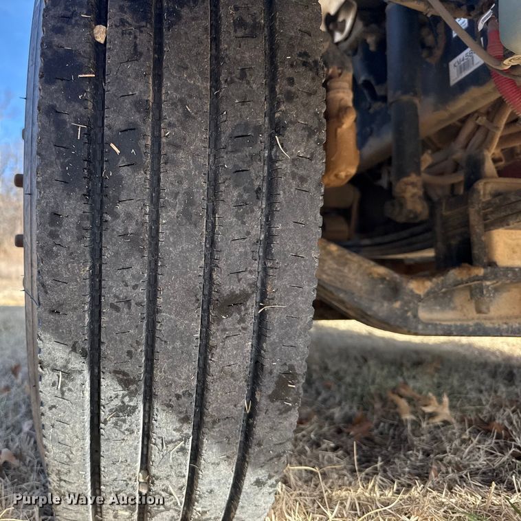 image for item ES5724 2019 Freightliner M2106 bucket truck