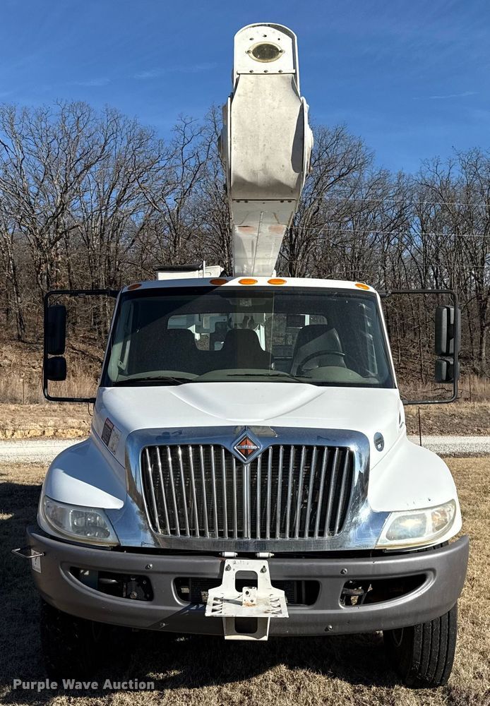 image for item ES5725 2019 International 4300  bucket truck