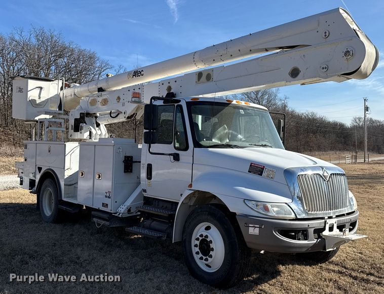 image for item ES5725 2019 International 4300  bucket truck