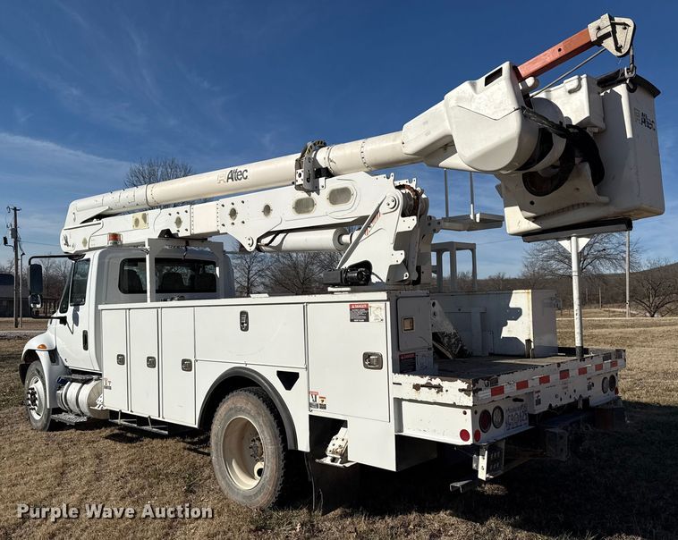 image for item ES5725 2019 International 4300  bucket truck