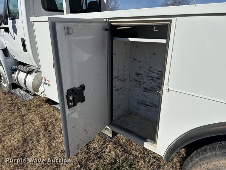 image for item ES5725 2019 International 4300  bucket truck