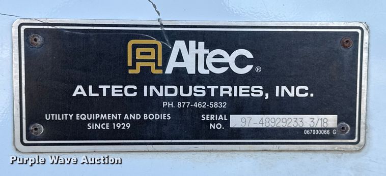 image for item ES5725 2019 International 4300  bucket truck