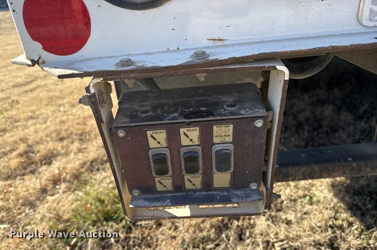 image for item ES5725 2019 International 4300  bucket truck