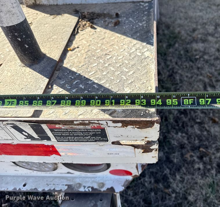 image for item ES5725 2019 International 4300  bucket truck