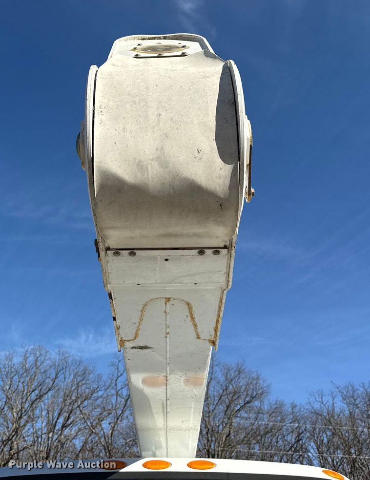 image for item ES5725 2019 International 4300  bucket truck