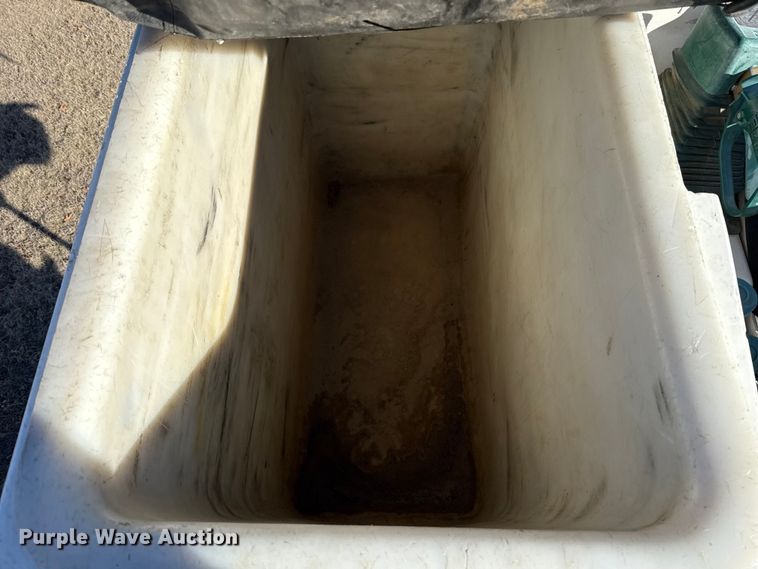 image for item ES5725 2019 International 4300  bucket truck