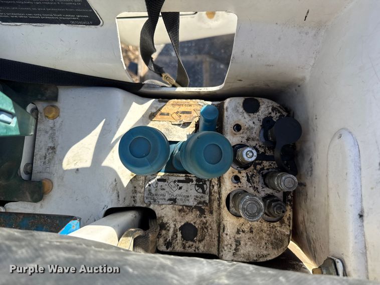 image for item ES5725 2019 International 4300  bucket truck