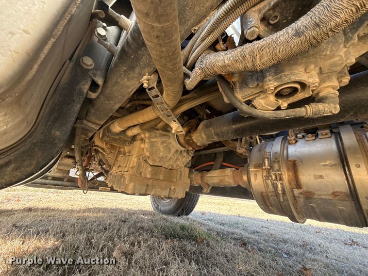 image for item ES5725 2019 International 4300  bucket truck