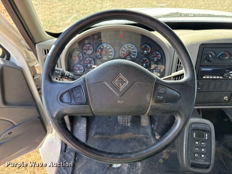 image for item ES5725 2019 International 4300  bucket truck