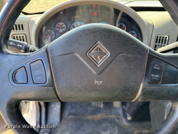 image for item ES5725 2019 International 4300  bucket truck