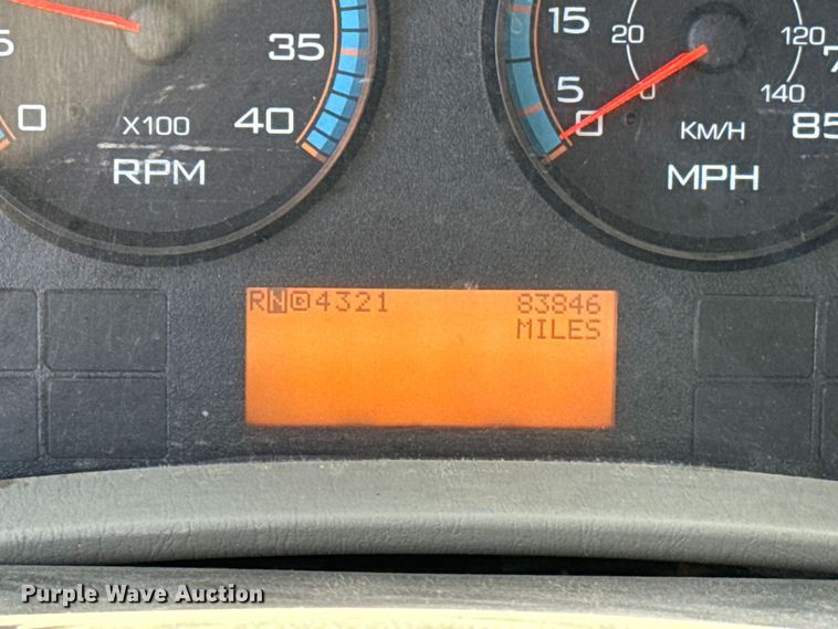 image for item ES5725 2019 International 4300  bucket truck