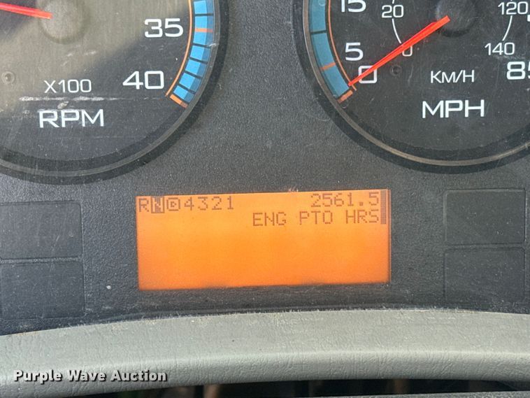 image for item ES5725 2019 International 4300  bucket truck