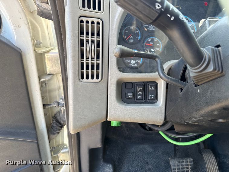 image for item ES5725 2019 International 4300  bucket truck