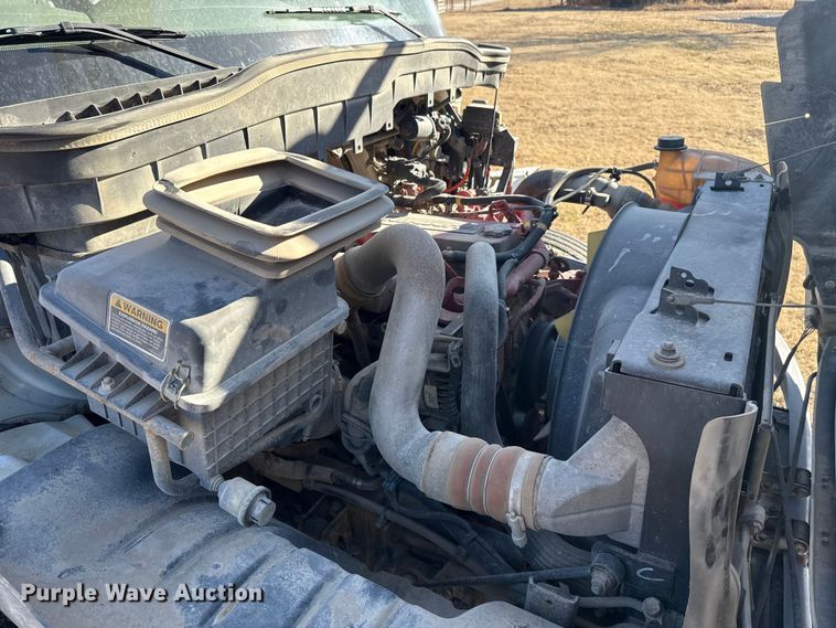 image for item ES5725 2019 International 4300  bucket truck