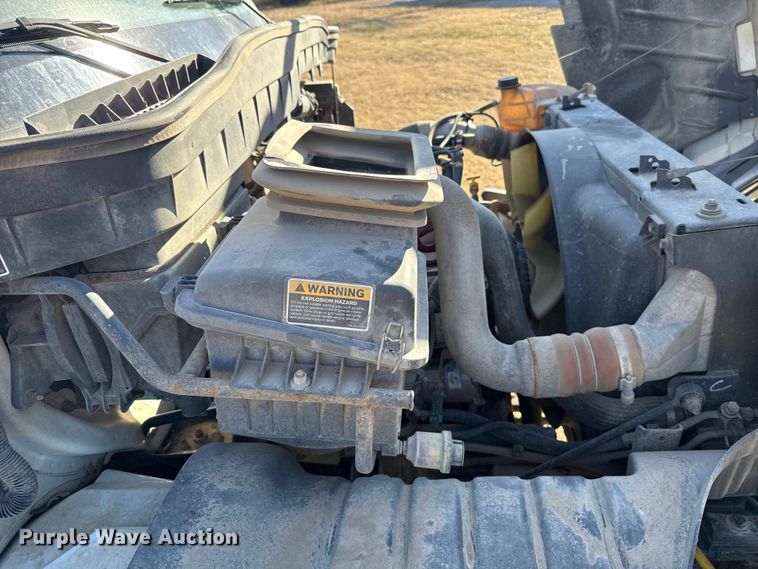 image for item ES5725 2019 International 4300  bucket truck