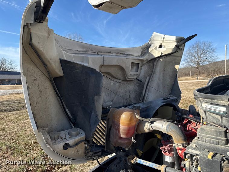 image for item ES5725 2019 International 4300  bucket truck