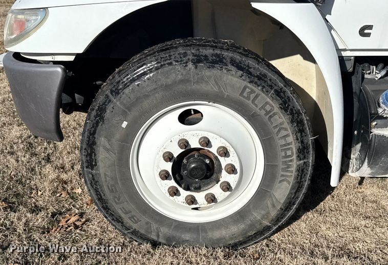 image for item ES5725 2019 International 4300  bucket truck