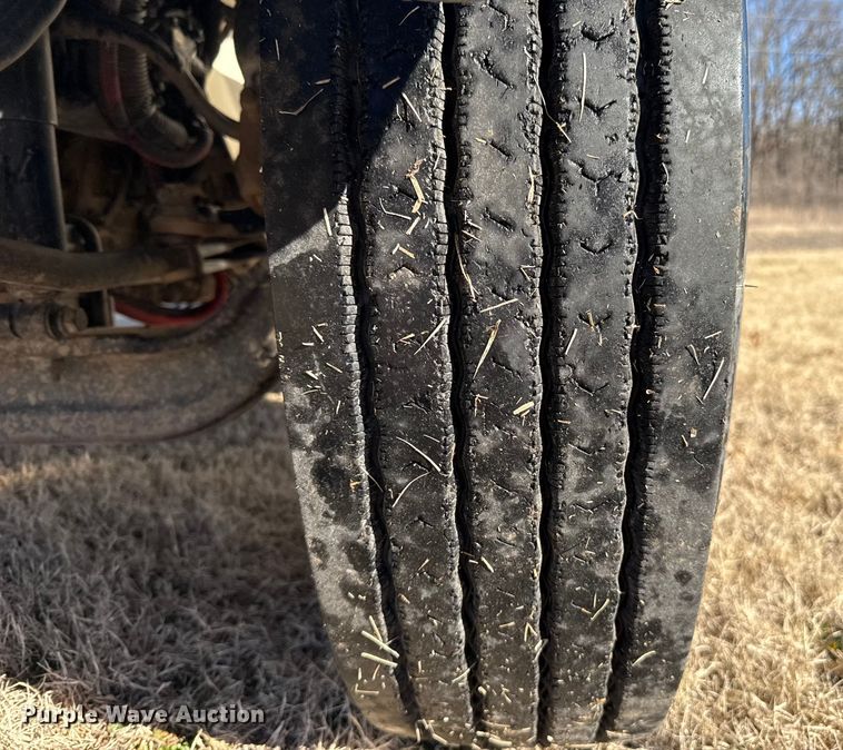 image for item ES5725 2019 International 4300  bucket truck