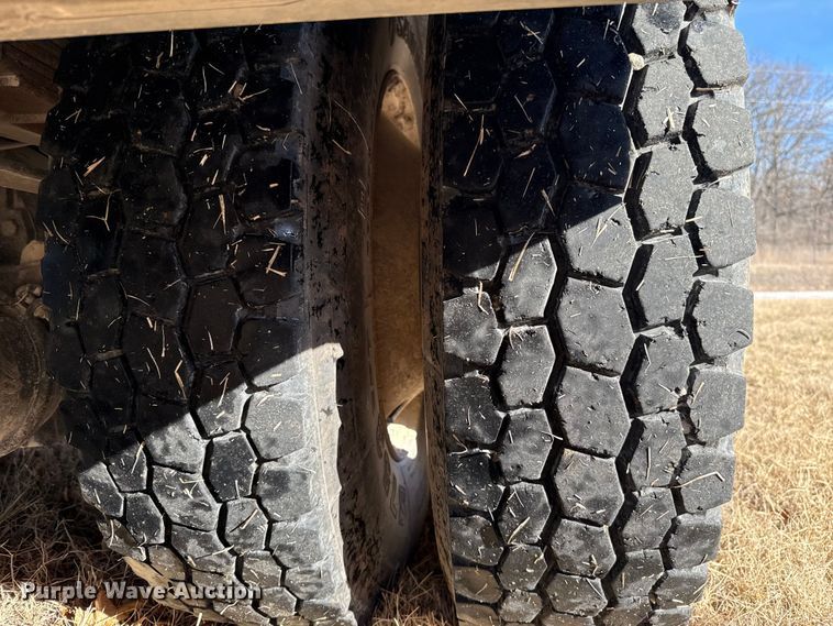 image for item ES5725 2019 International 4300  bucket truck