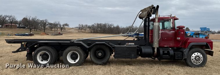 image for item ES5741 2002 Mack RD688S roll-off container truck