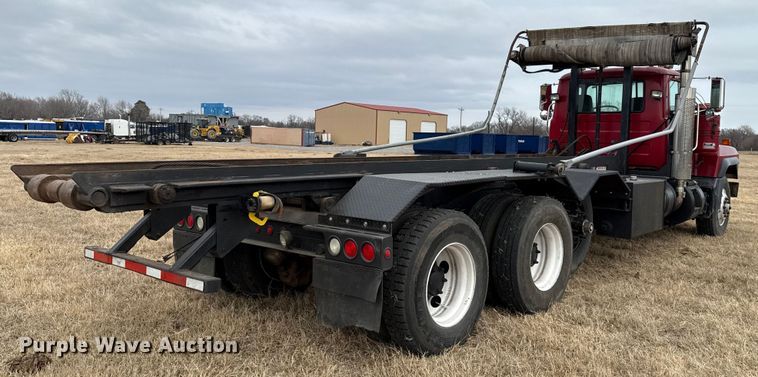 image for item ES5741 2002 Mack RD688S roll-off container truck