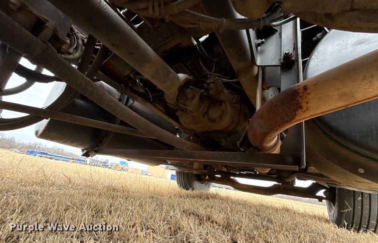 image for item ES5741 2002 Mack RD688S roll-off container truck