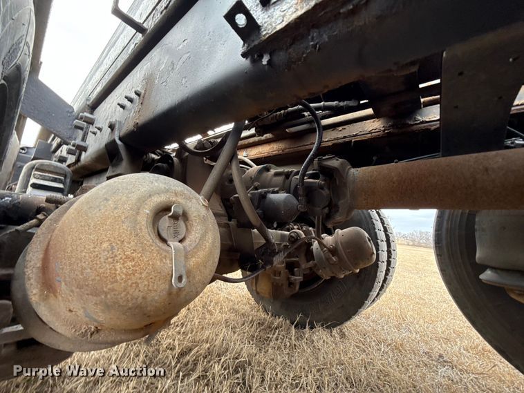 image for item ES5741 2002 Mack RD688S roll-off container truck