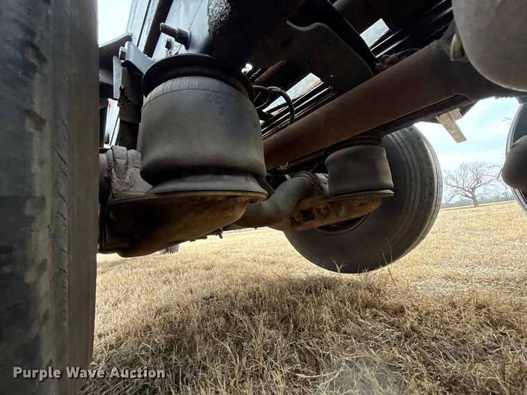 image for item ES5741 2002 Mack RD688S roll-off container truck