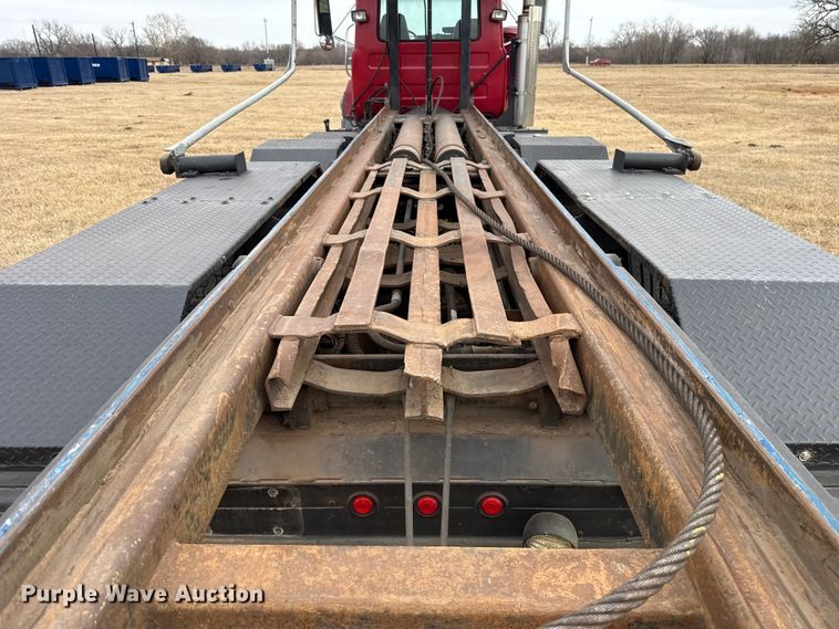 image for item ES5741 2002 Mack RD688S roll-off container truck